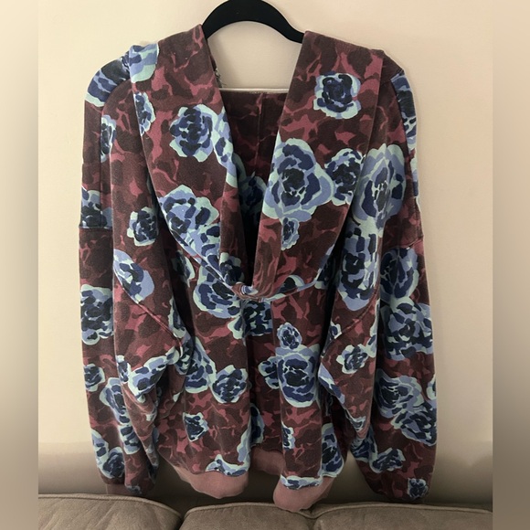 💜💙RARE💙💜FP It’s a Vibe Hoodie 💙💜 - Picture 6 of 7